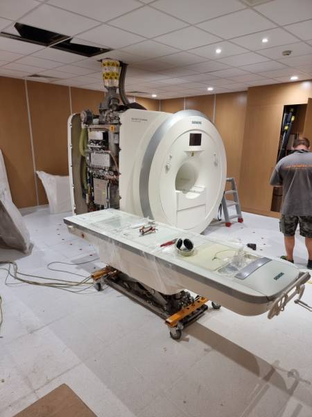 MRI De-installation